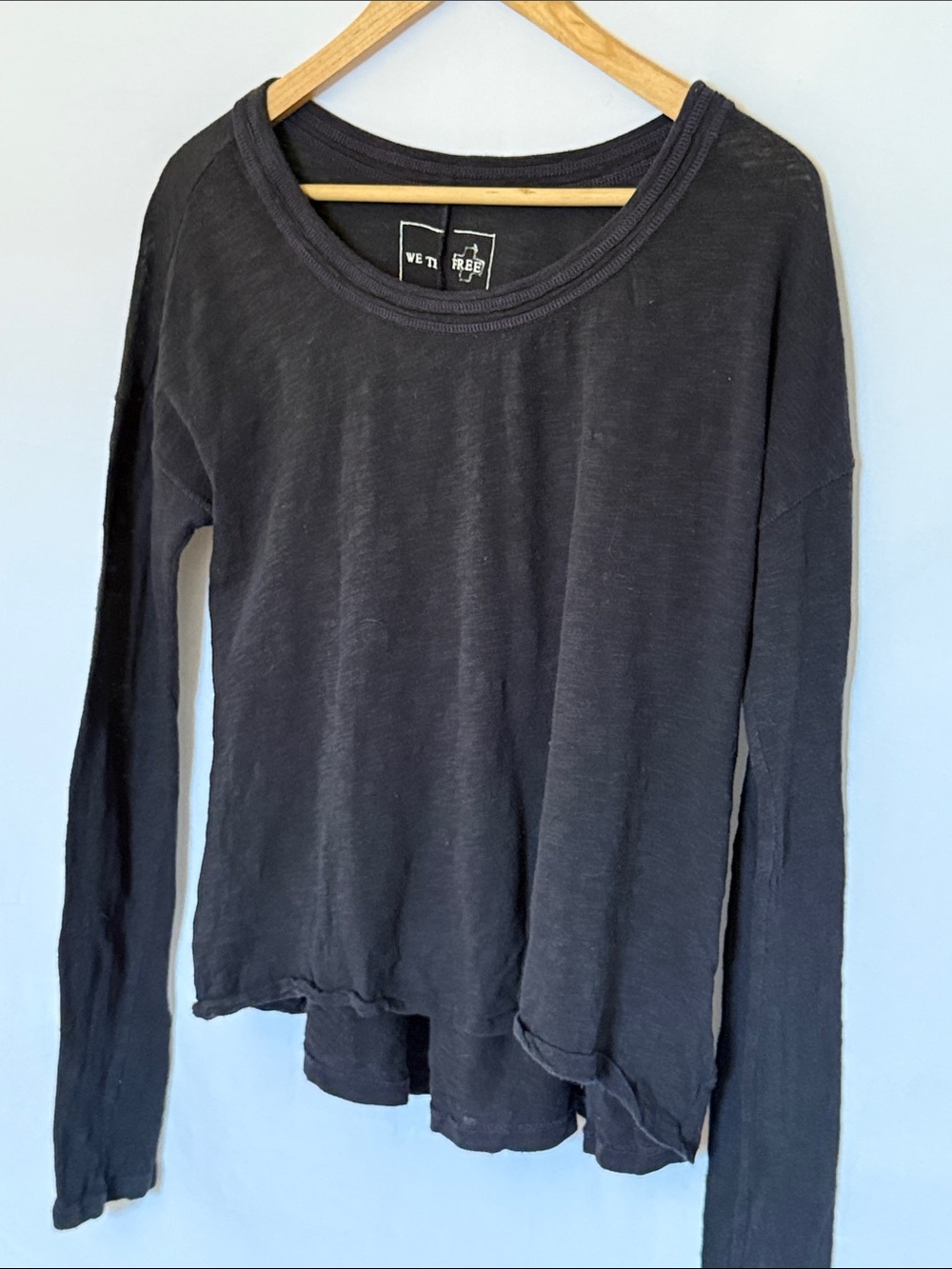 WE THE FREE - Woven charcoal Long-Sleeve Scoop Neck Tee